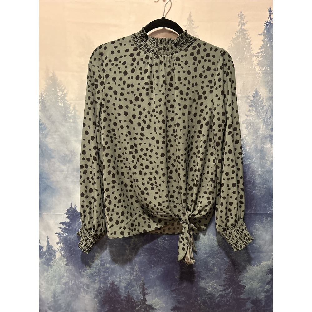 She + Sky Long Sleeve Smocked Neck & Sleeve size M